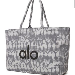 ALO YOGA TOTE